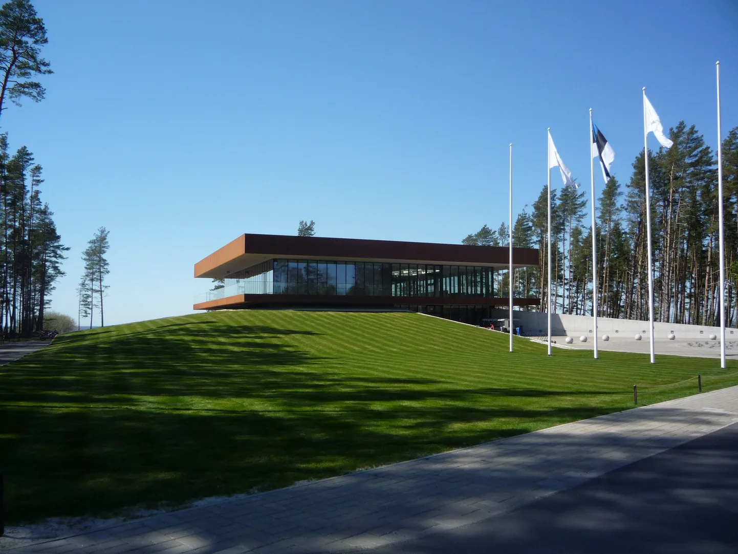 Golfirestoran Eagle Reiu rannal.