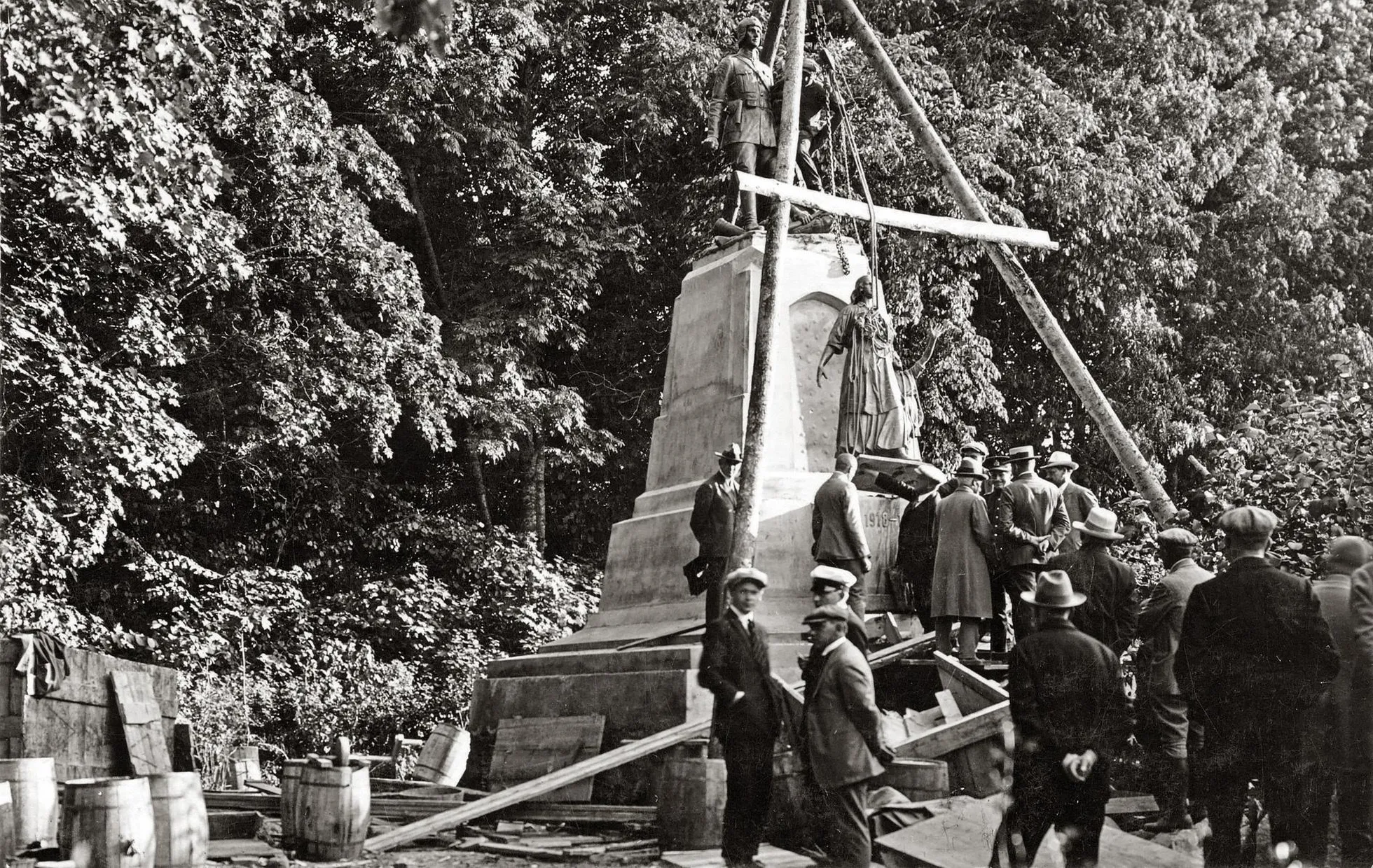 Mälestussamba nurgakivi panek 2. augustil 1926