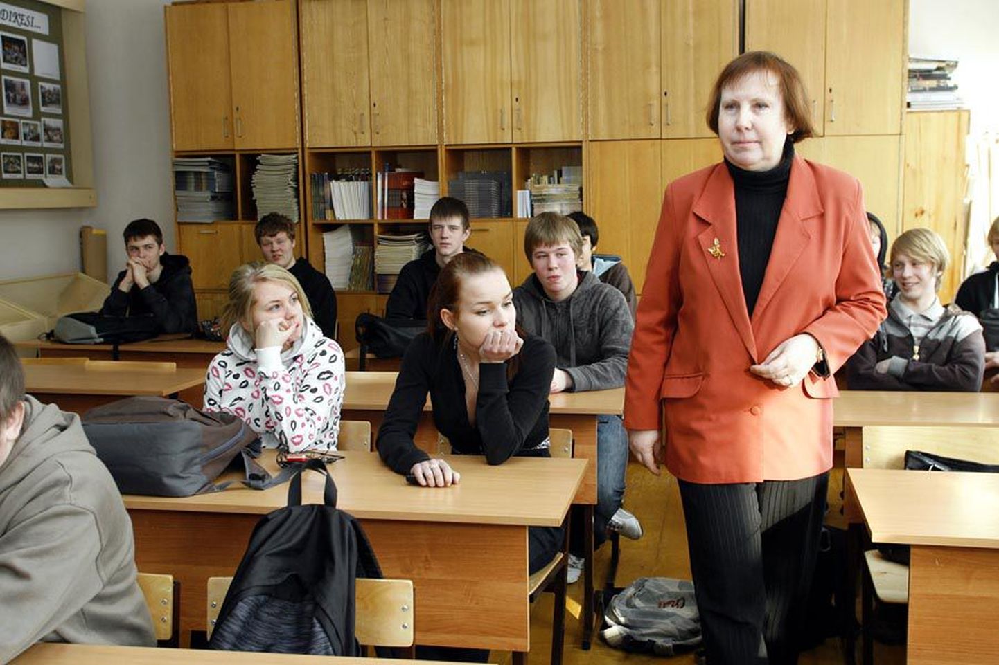 Viljandi Valuoja põhikooli üheksandas klassis andis tunni psühholoog ja õppejõud Maria Teiverlaur.