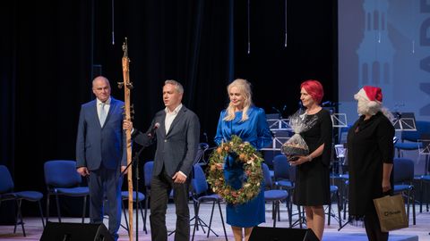 Solman andis manitsuste saatel Narvale üle sügispealinna tiitli