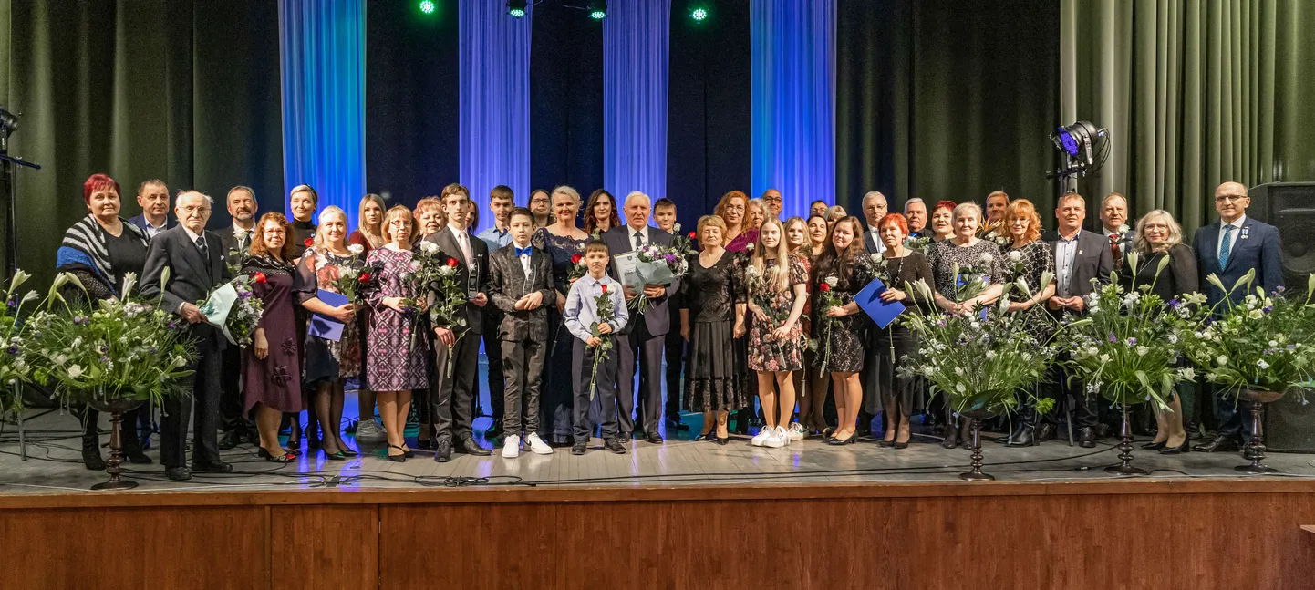Räpina vald tunnustas silmapaistvaid tegijaid aastapreemiate ja kuldmärkidega.
