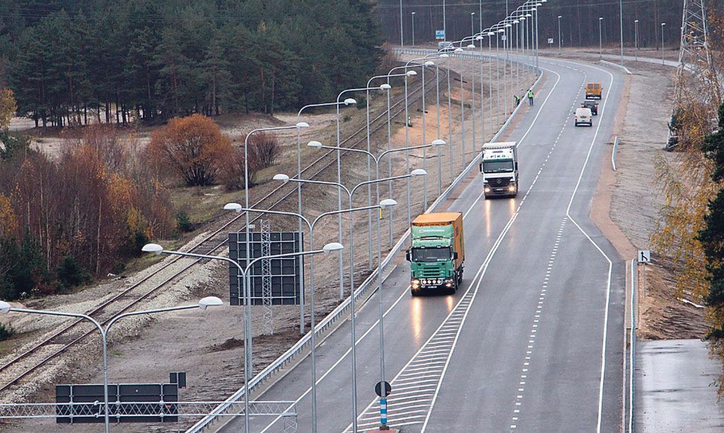 Papiniidu ja Riia maantee ristmiku liikluskoormust vähendab hiljuti valminud Liivi tee.