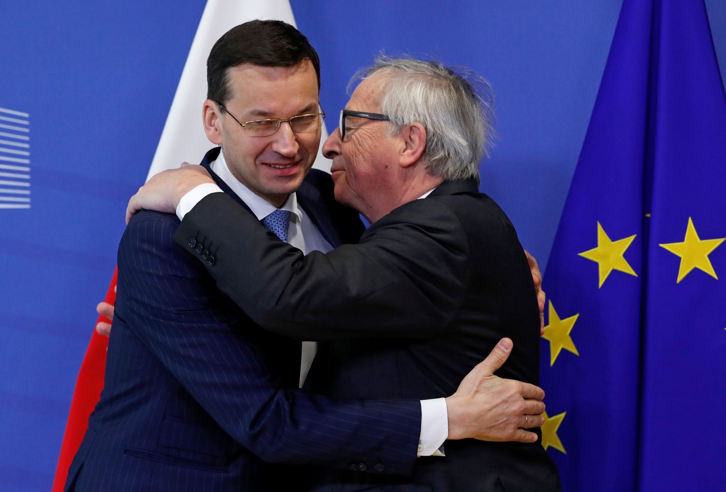 Mateusz Morawiecki (vasakul) ja Jean-Claude Juncker.