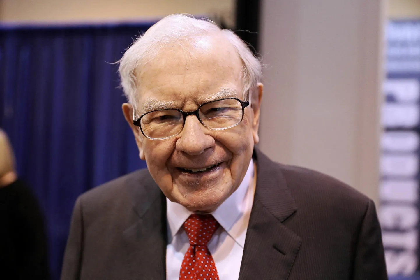 Investeerimiskorüfee Warren Buffett on pärast mõningast jõudeolekut taas toimekaks muutunud ja mõned ettevõtted ära ostnud.