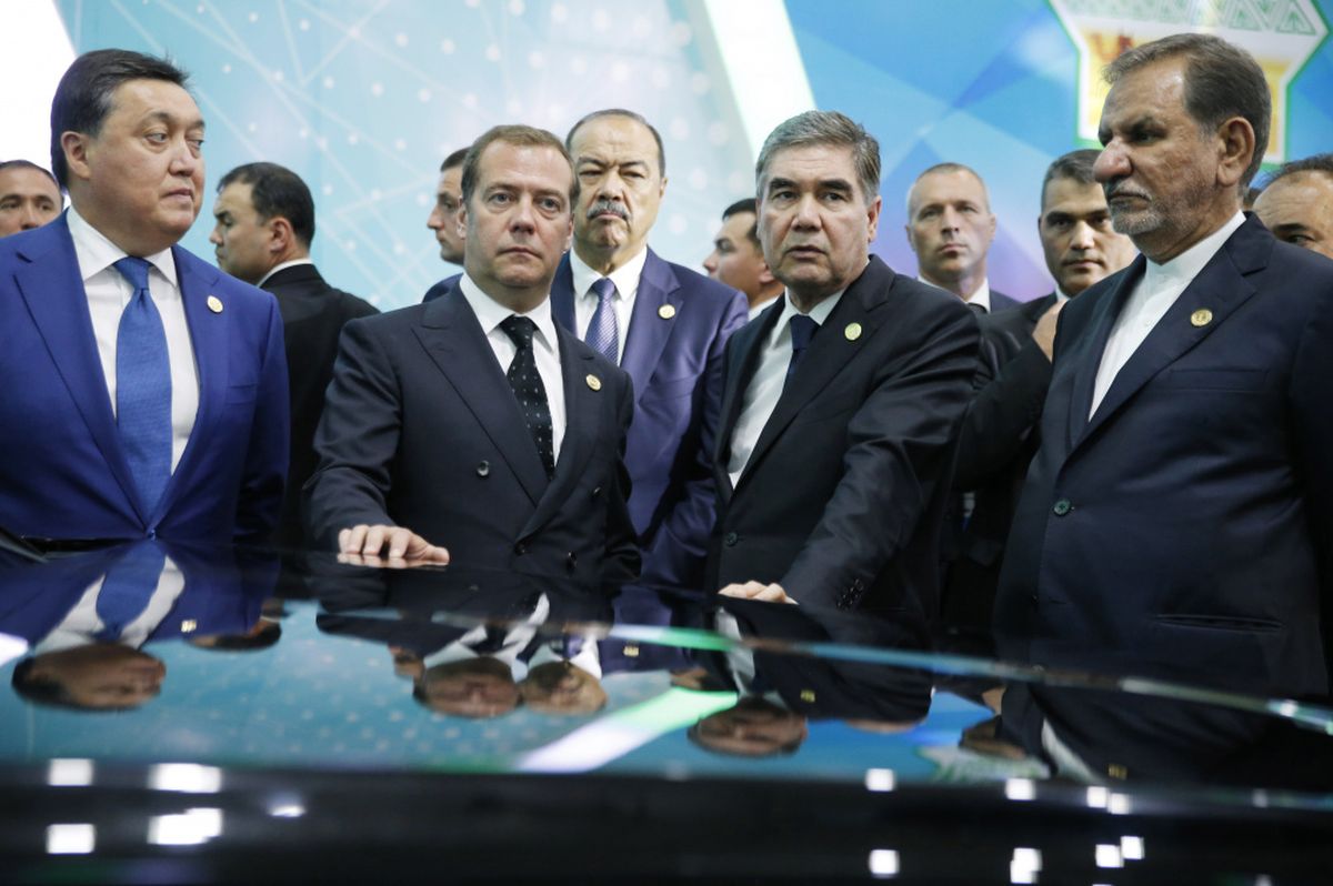 Dmitrijs Medvedevs un Gurbanguli Berdimuhamedovs