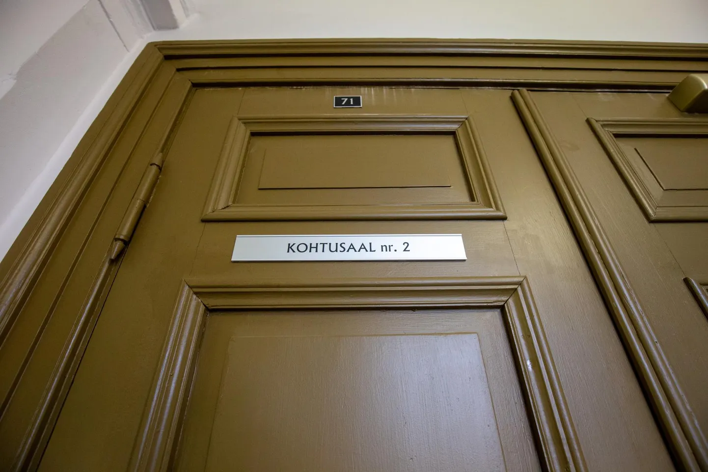 Viljandi kohtumajas algab kinnine istung, kus kannatanuteks on alaealised.