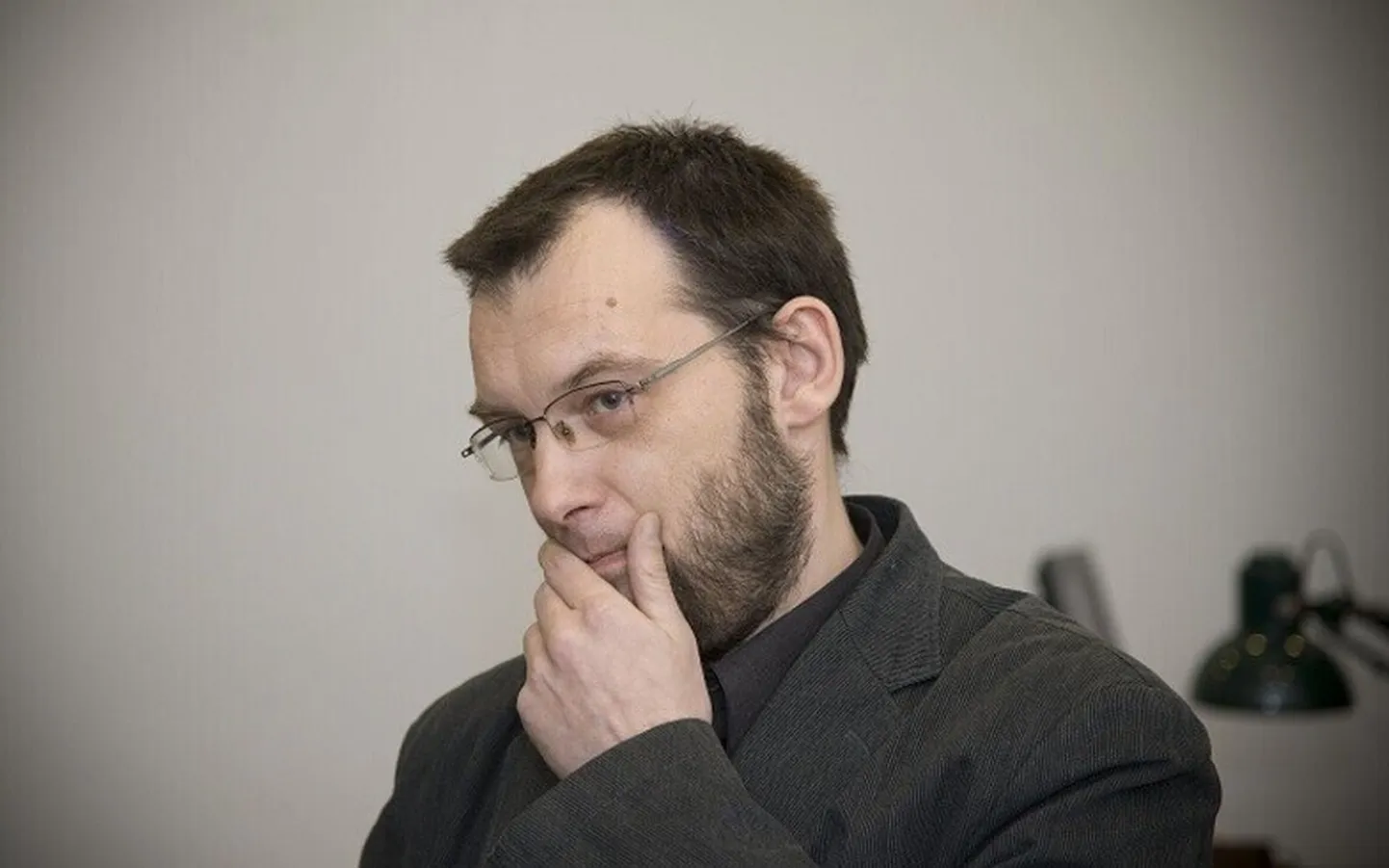 Драматург Ааре Пильв считает, что даже если дверь закрыта, в нее можно попробовать постучаться.