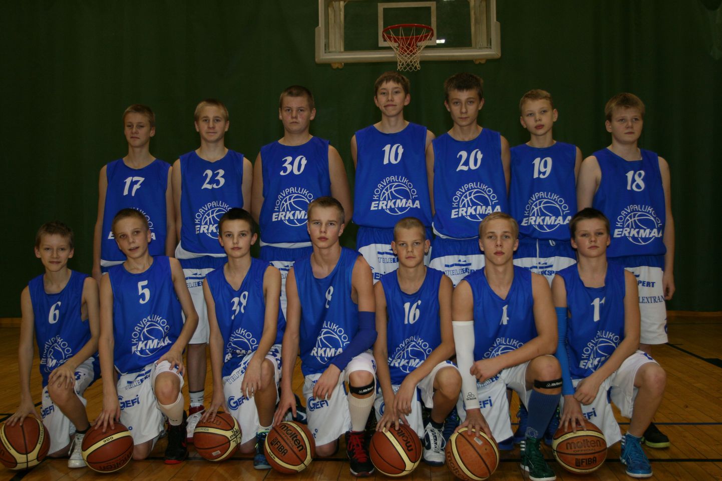 Erkmaa Korvpallikooli kuni 14-aastaste poiste võistkond.
