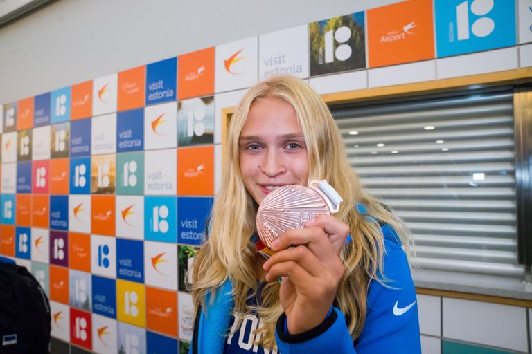 Greta Jaanson võitis Argentinas Buenos Aireses noorte olümpiamängudel sõudmise ühepaadil pronksmedali ja valitses Eesti sõudekanaleid.
