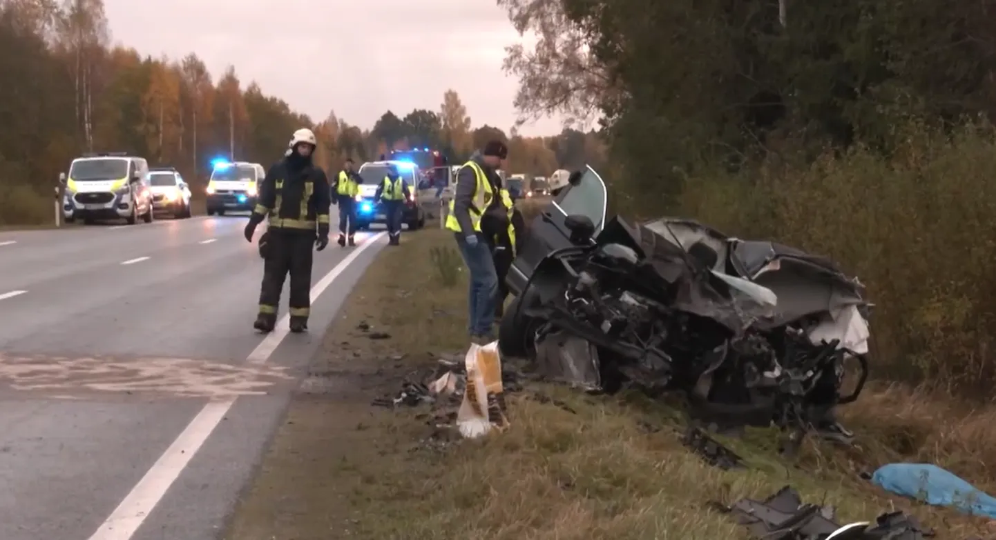 В трагической аварии на Вентспилсском шоссе погиб водитель