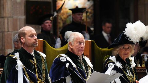 MIS JUHTUS? ⟩ Briti kuningapere pidas erakorralise õhtusöögi