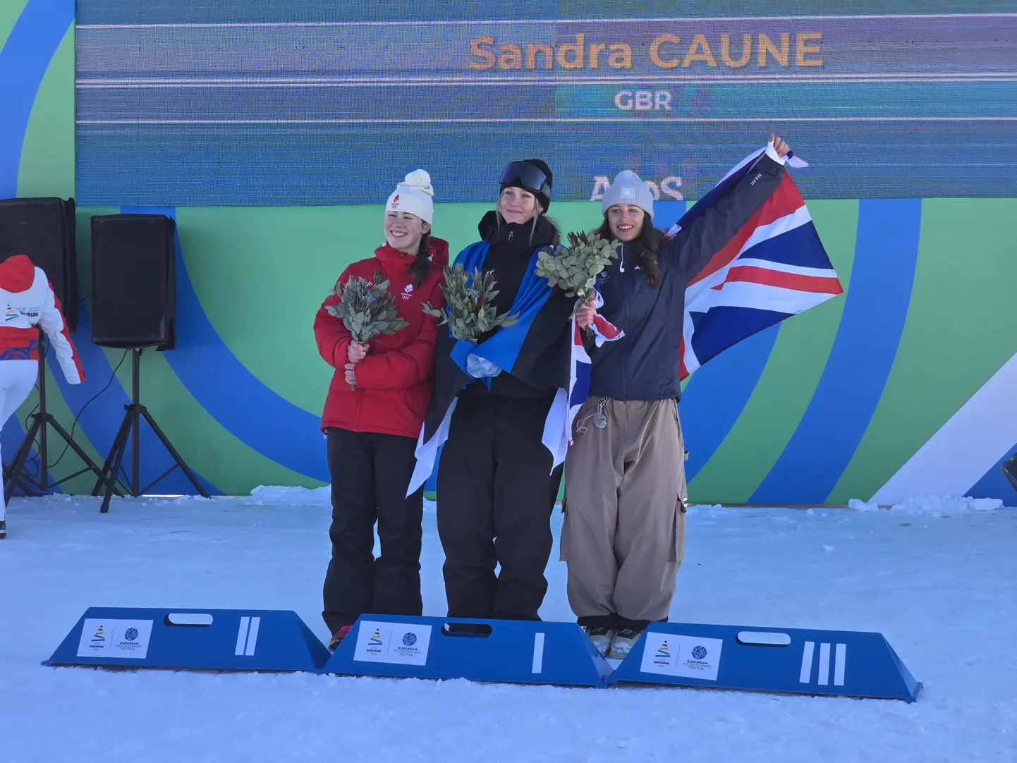 Euroopa noorte olümpiafestivalil võitis Simona Revjagin neidude pargisõidus kuldmedali.