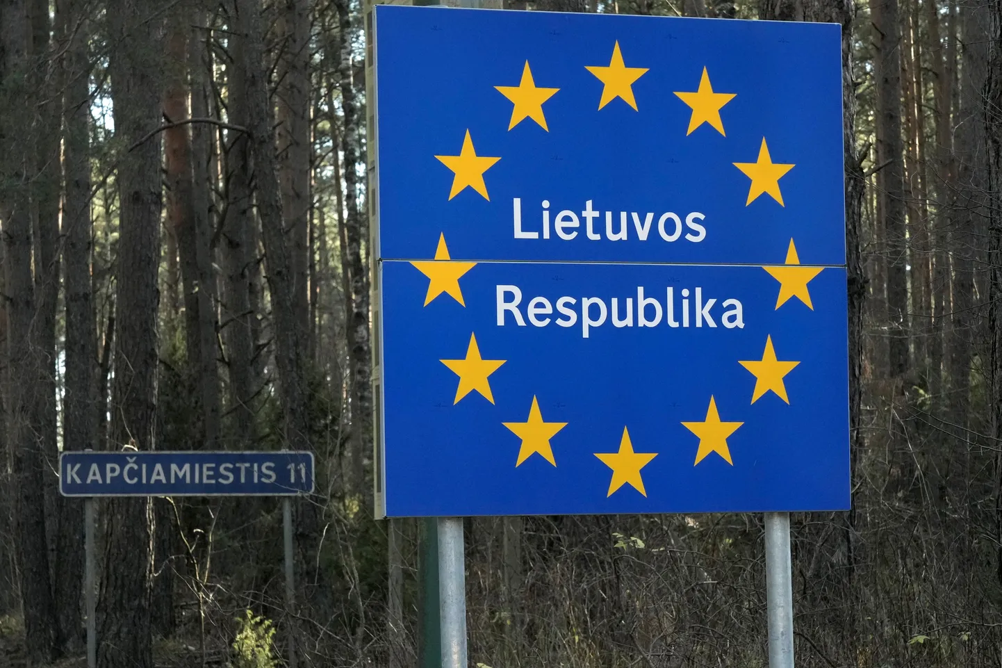 Leedu piirisilt eraldusjoonel Valgevenega. Üle piiri saabuvate migrantide kontrollimine võib riigi julgeolekuametile hakata rahapuuduse tõttu üle jõu käima.