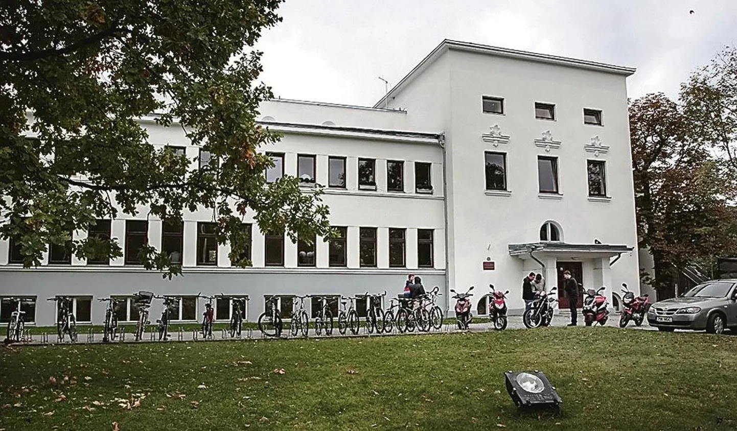 Pärnu ühisgümnaasium muudab seoses eriolukorraga sisseastumise korda.
