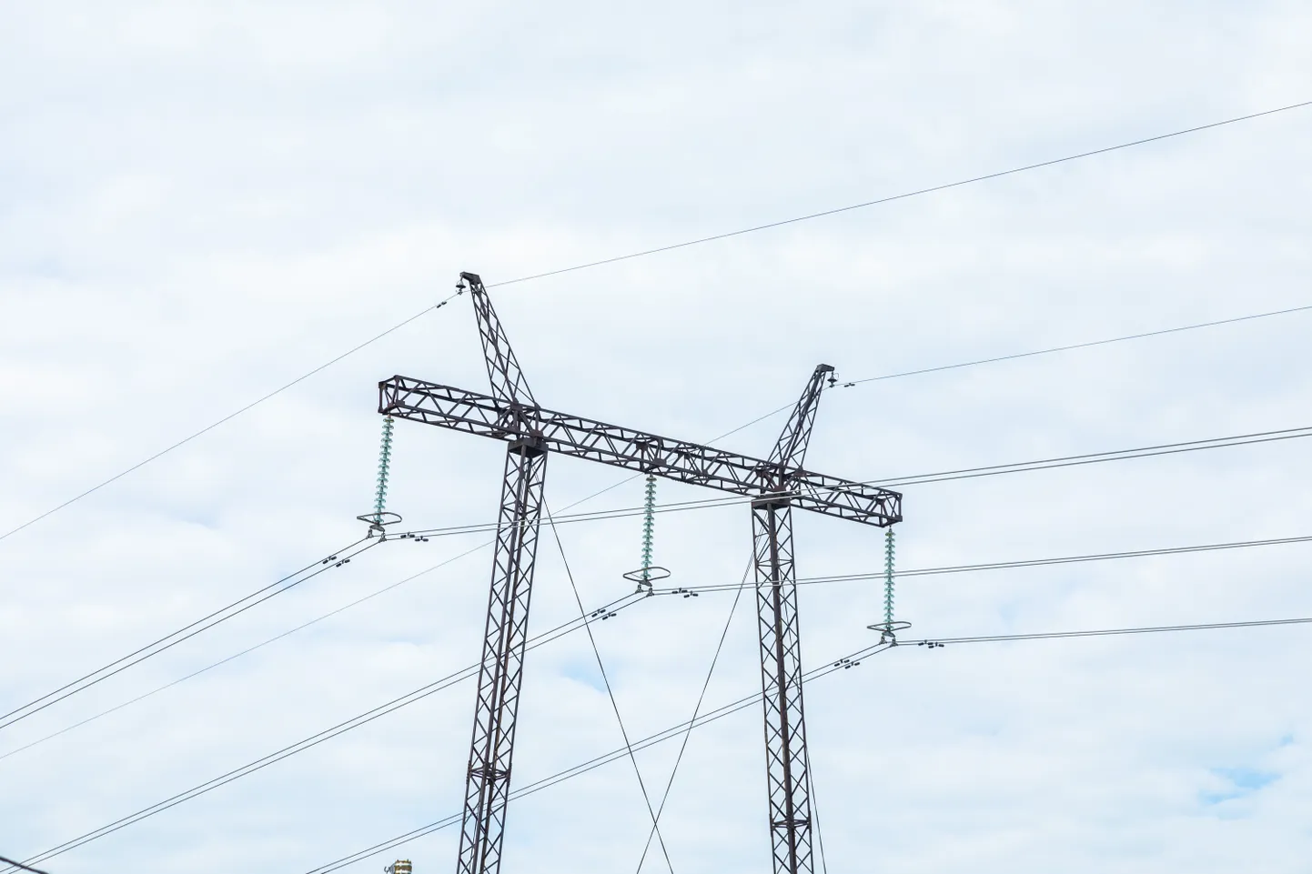 Kodudesse jõudva elektri eest tuli augustis maksta mullu sama ajaga võrreldes 38,8% rohkem.
