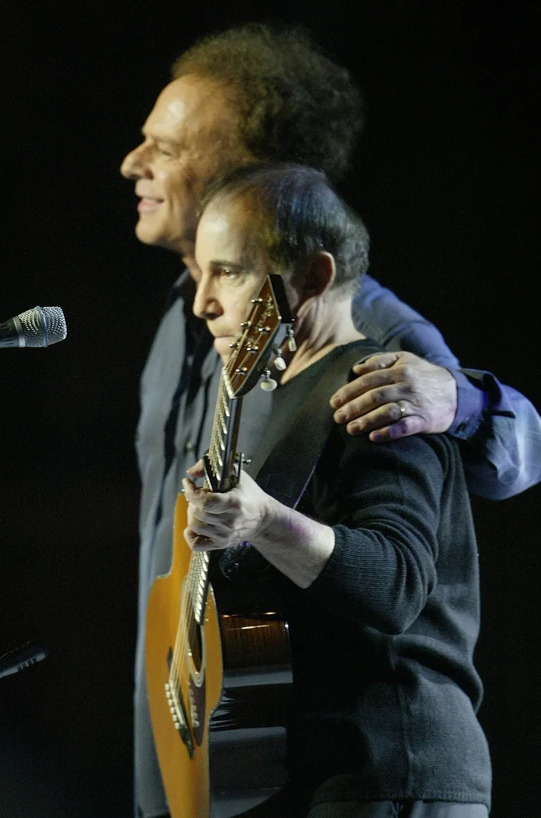Simon ja Garfunkel on aastakümnete jooksul korduvalt koos esinenud, kuid keeldunud koos uue muusika tegemisest.