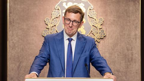 BORIS KIRT ⟩ Peaminister Michal, astuge tagasi – nii saame taastada demokraatliku riigikorra