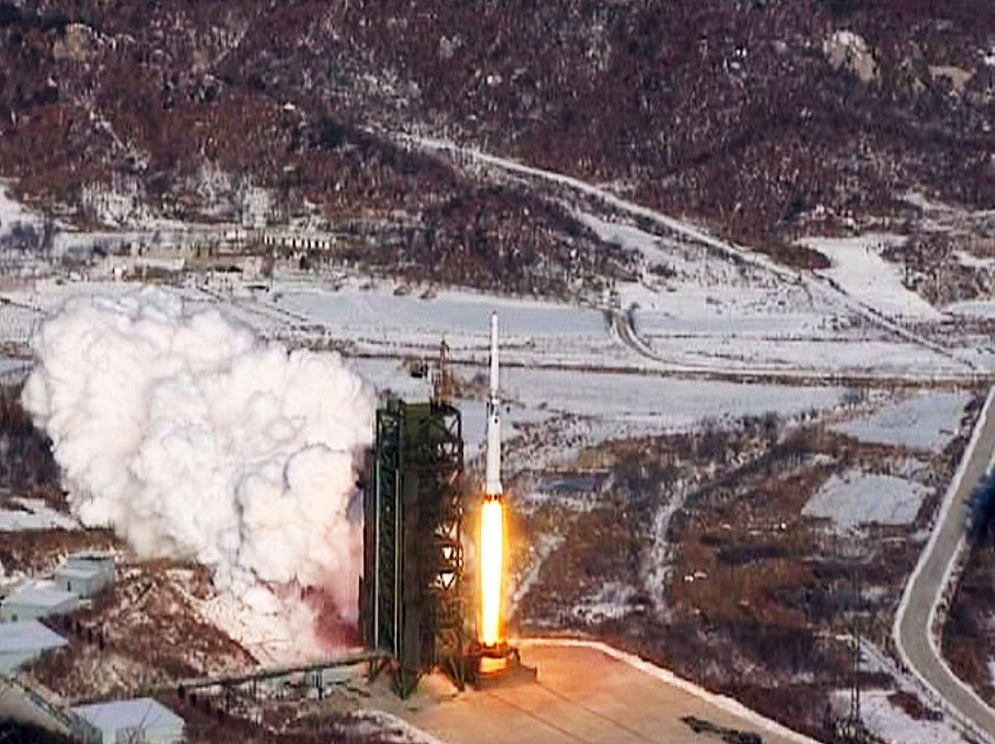 Põhja-Korea kaugmaaraketi Unha-3 start.
