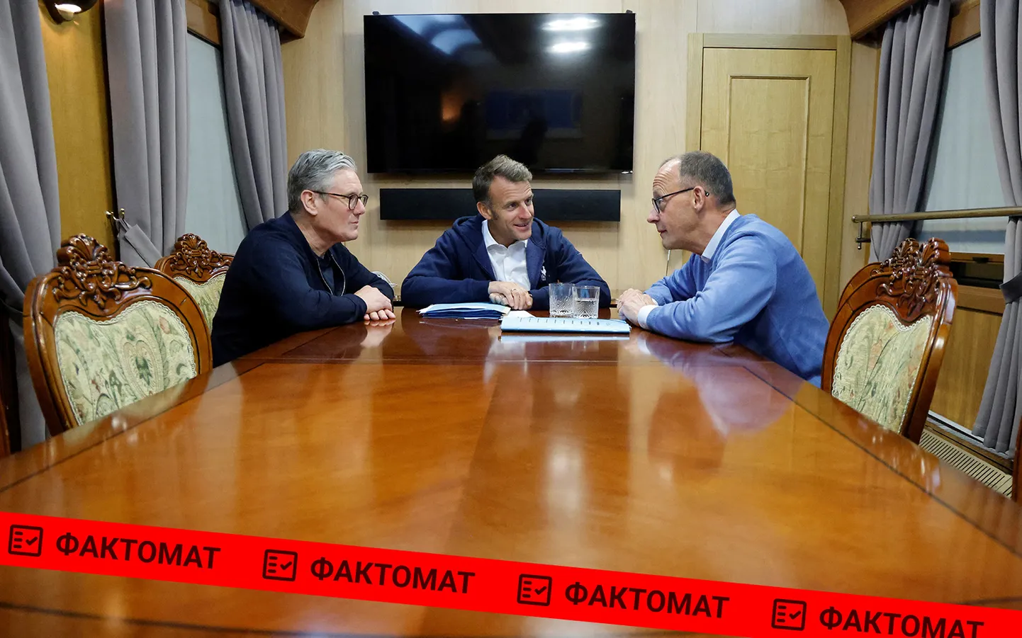 Кир Стармер, Эммануэль Макрон, Фридрих Мерц и белая салфетка