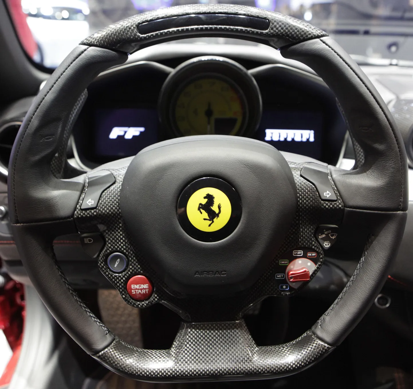 Ferrari murdus kaheks