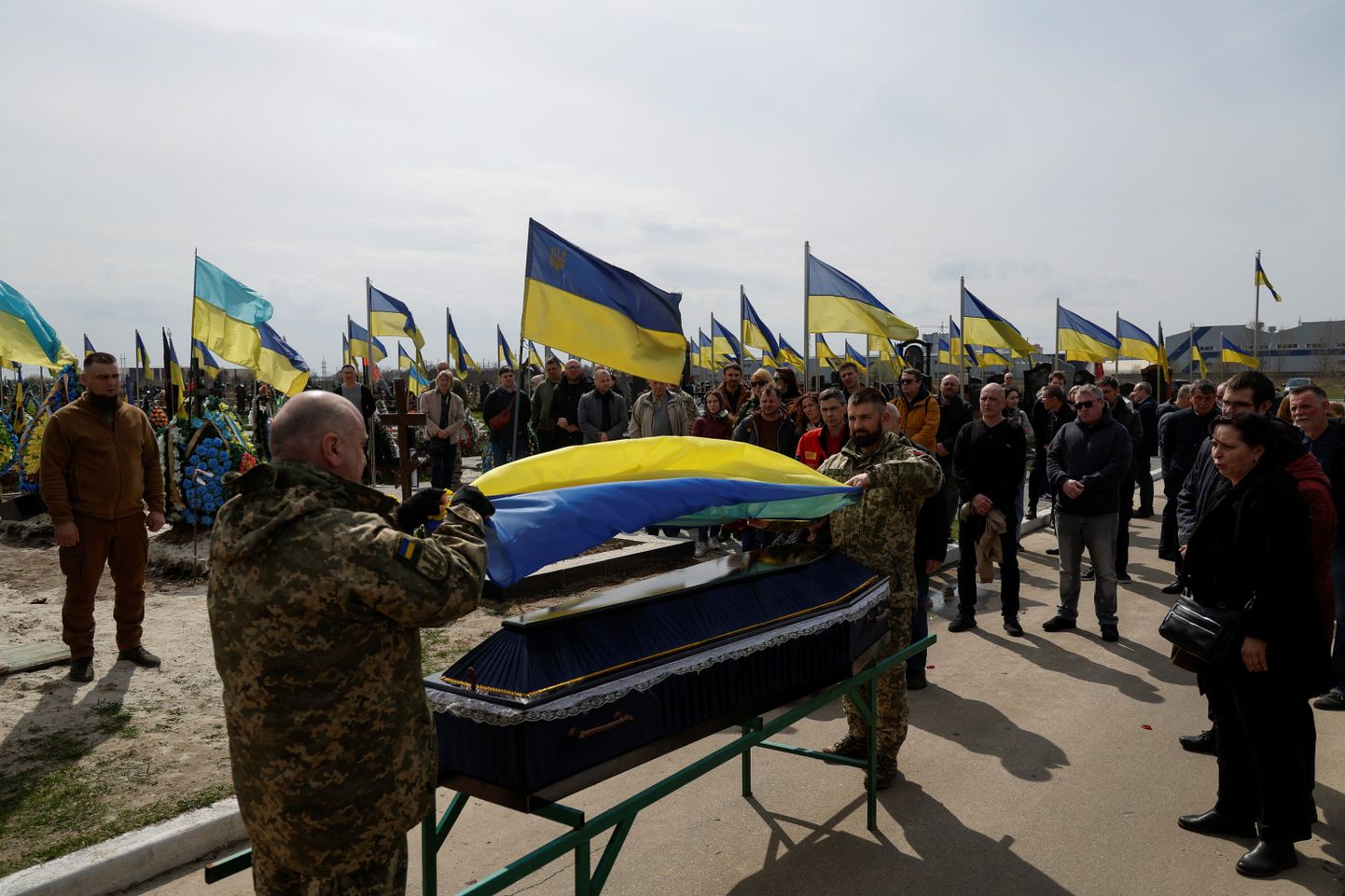 Похоронная церемония в Украине. Иллюстративное фото.