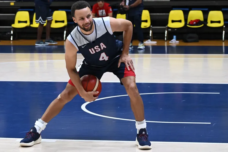 36-aastane, neljakordne NBA meister Stephen Curry mängib olümpial esimest korda.