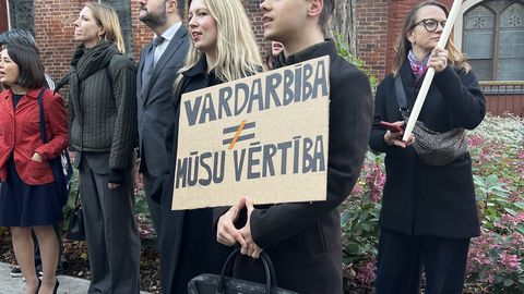 Saeimā deputātu vairākuma atbalstu gūst "alternatīva Stambulas konvencijai"