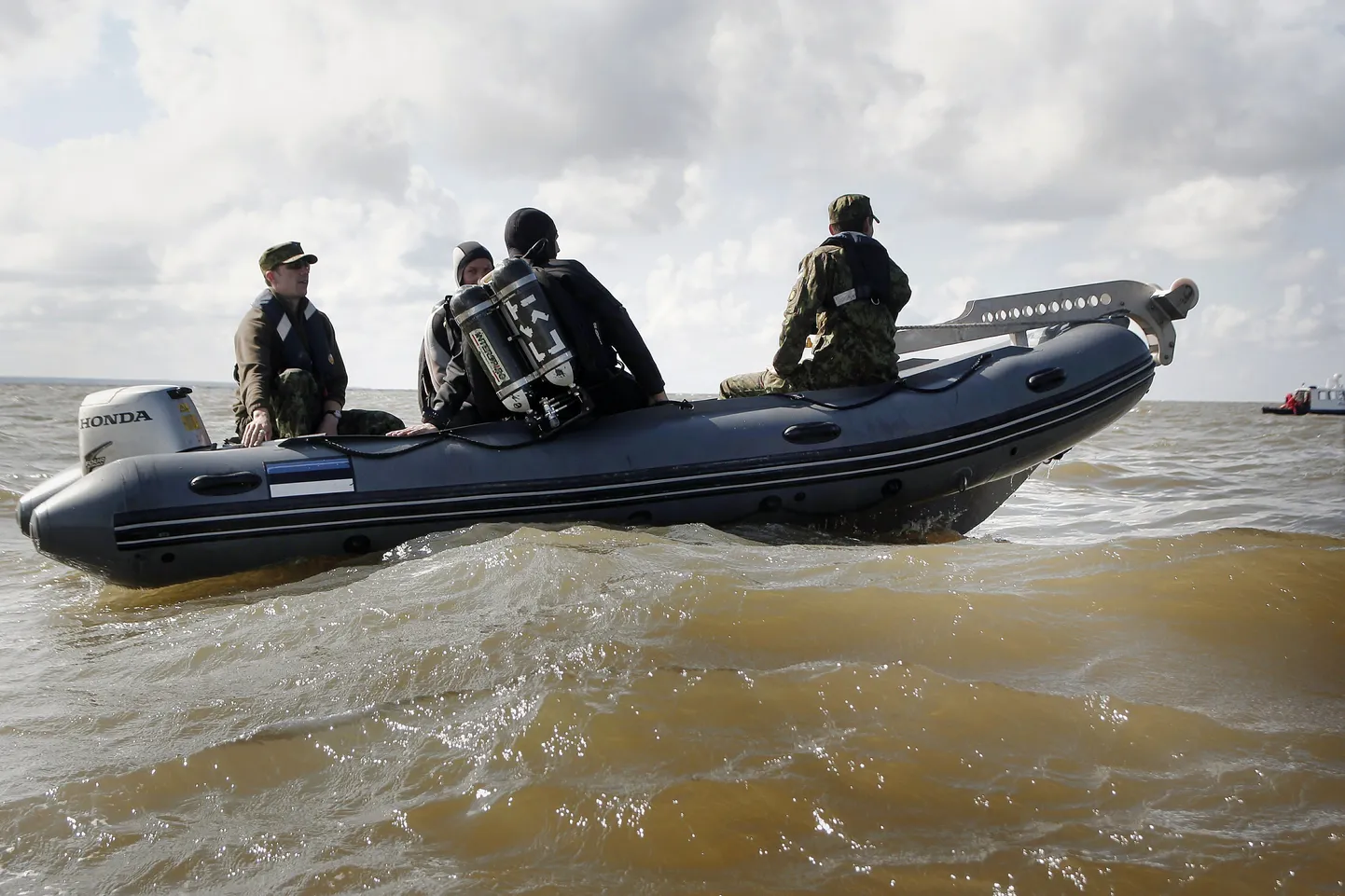 Pärnu lahel algas kolme Balti riigi õhuvägede ühine merepäästeõppus Baltic Bikini 2012.