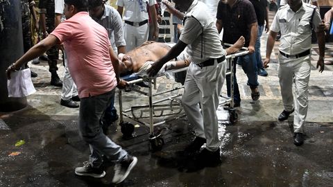 India usupüha rüsinas hukkus 17 inimest ja kümned said viga