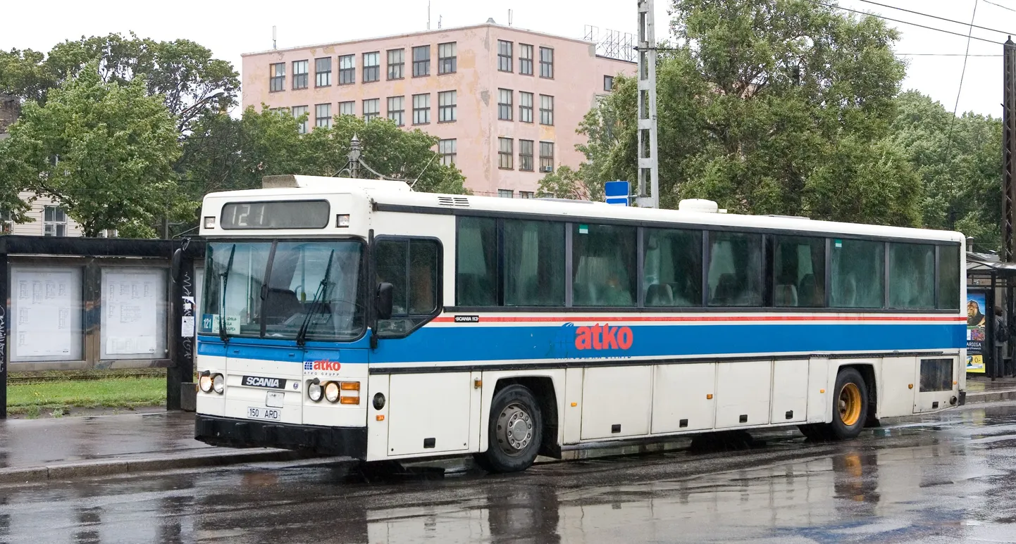 Balti jaama lähistel asuv maaliinide bussipeatus.