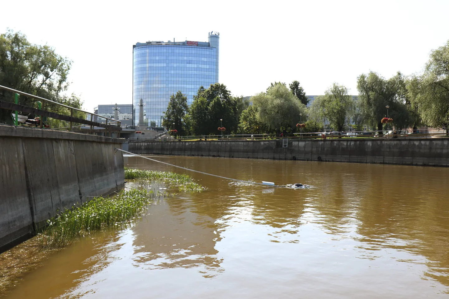 Praegu seisab purskkaev veel ootel, kuid peagi lülitatakse see tööle.