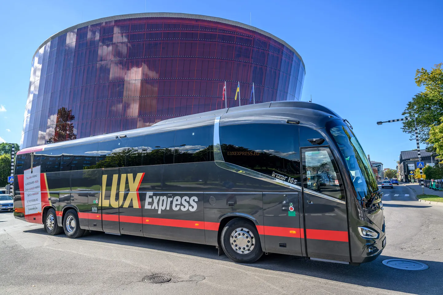 Автобус Lux Express.