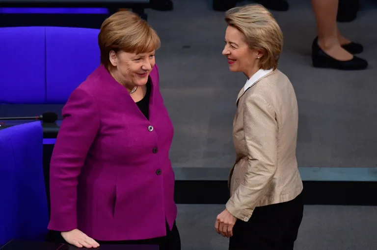 Vanad sõbrad Angela Merkel (vasakul) ja Ursula von der Leyen.