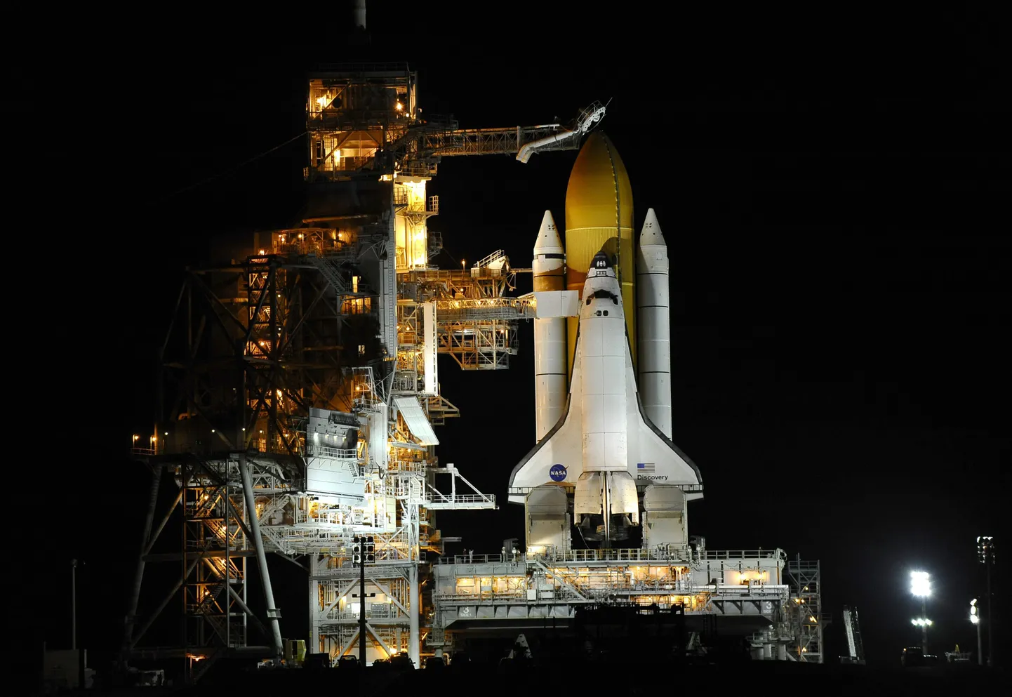Discovery Floridas osariigis Canaverali neeme kosmodroomil.