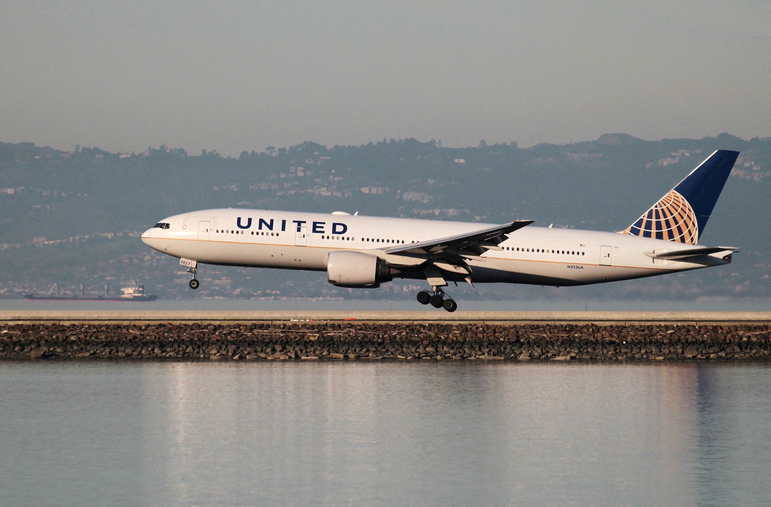 Lennufirma United Airlines lennnuk, mille tootis Boeing.