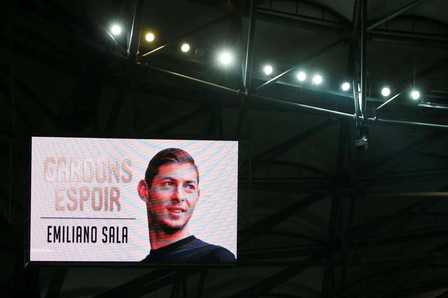 Emiliano Sala mälestamine Premier League'i jalgpallikohtumise eel.