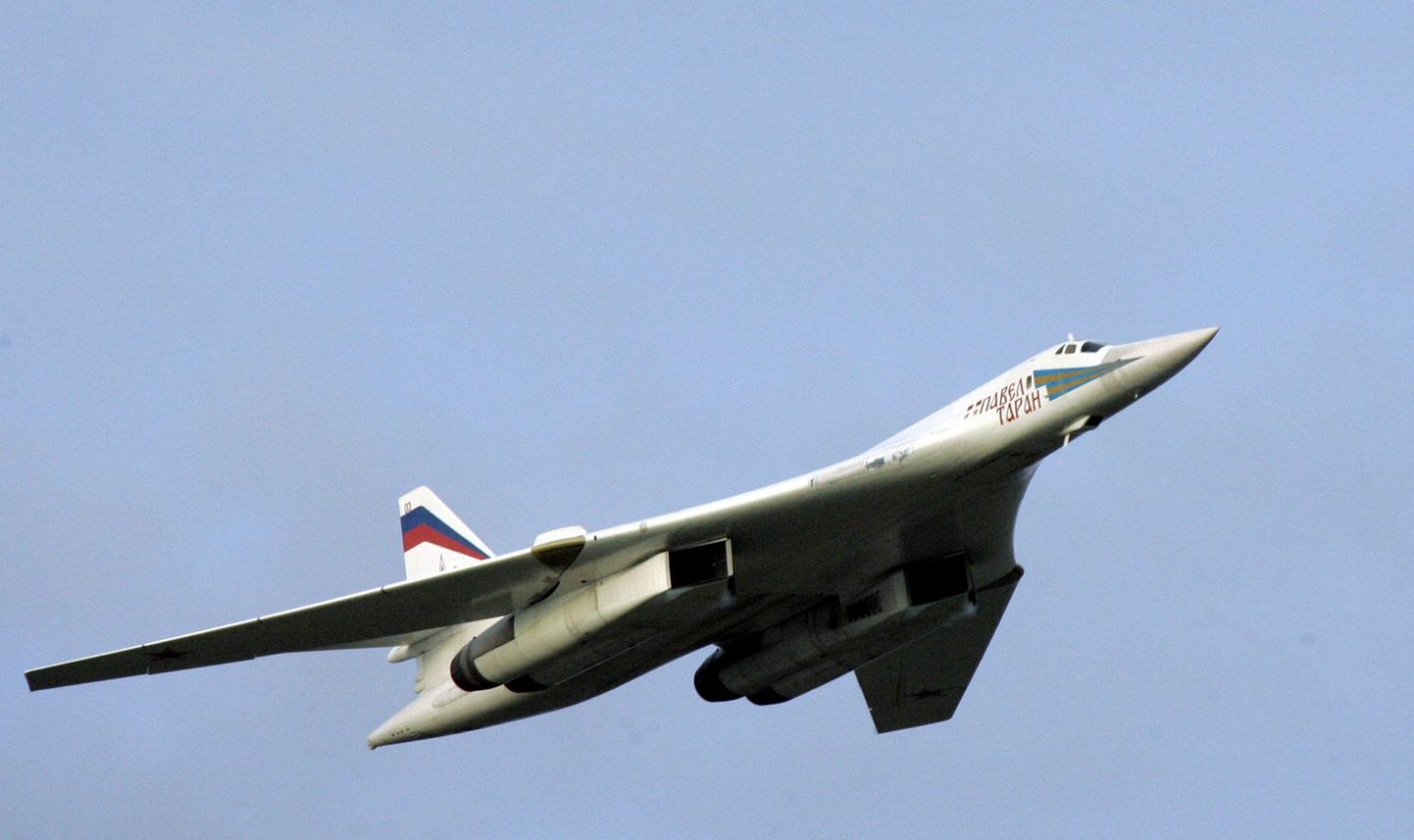 Российский бомбардировщик Ту-160.