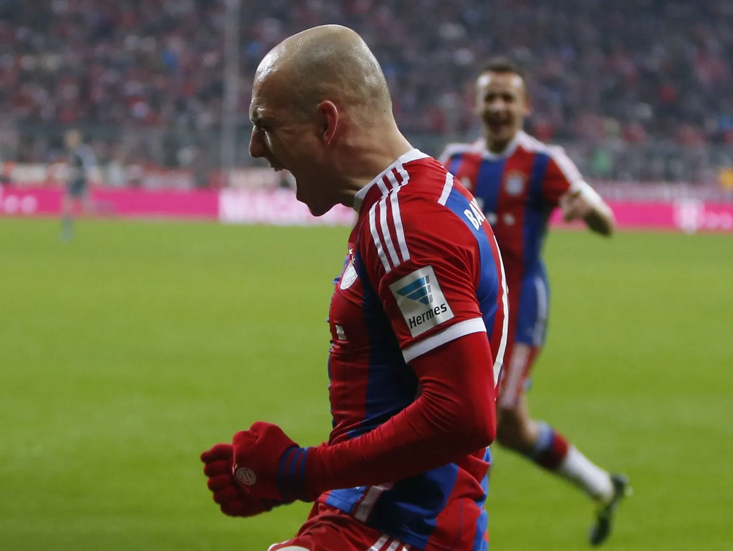 Arjen Robben tähistab järjekordset väravat.