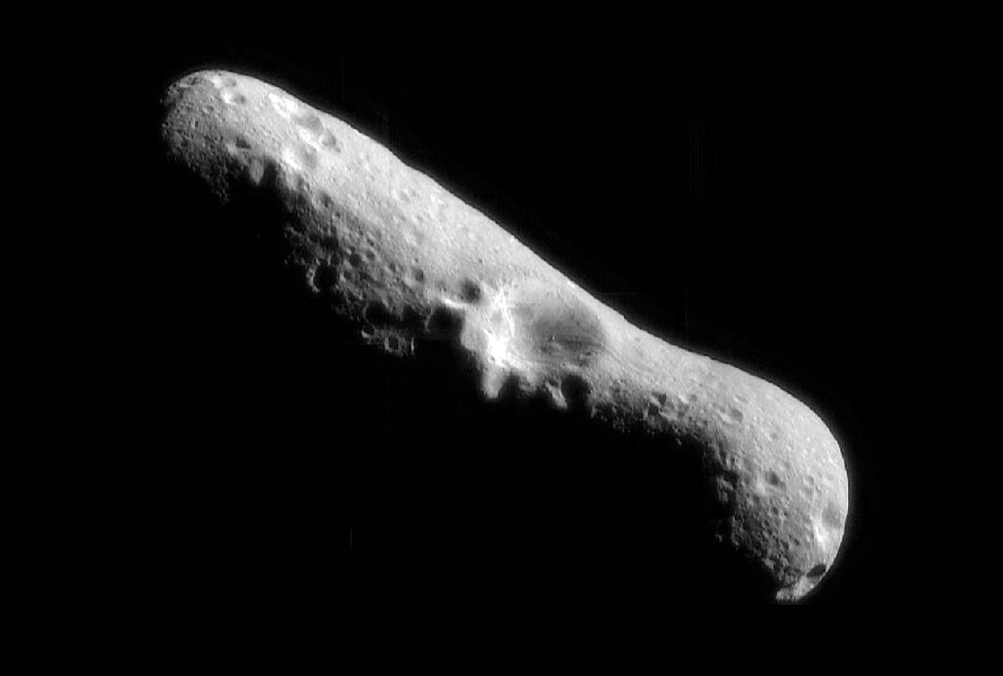 Maast möödus kaks asteroidi