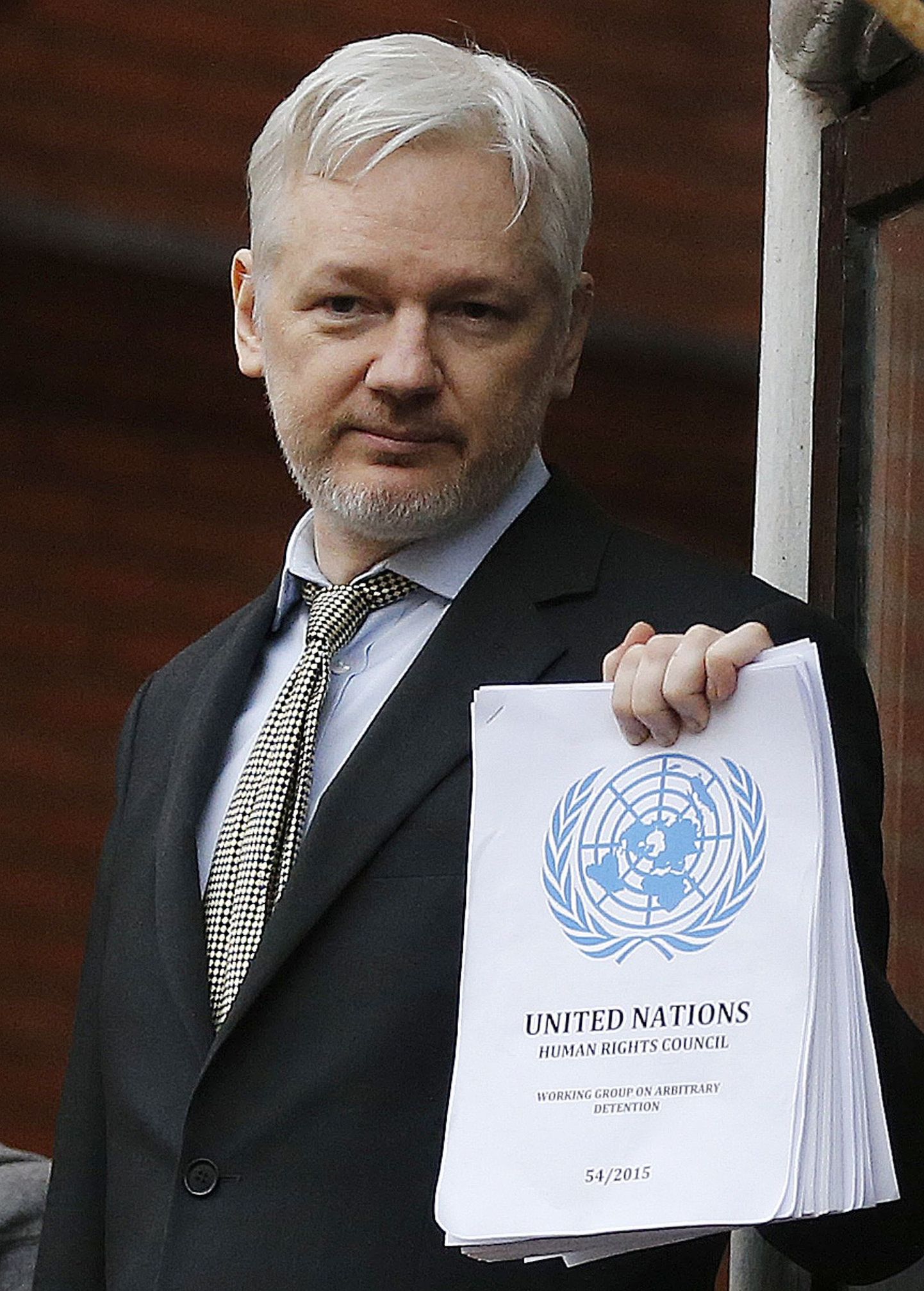 Julian Assange hoidmas käes ÜRO töörühma raportit