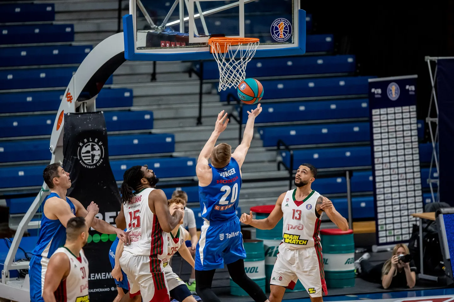 BC Kalev/Cramo mängija Rauno Nurger (viskel).