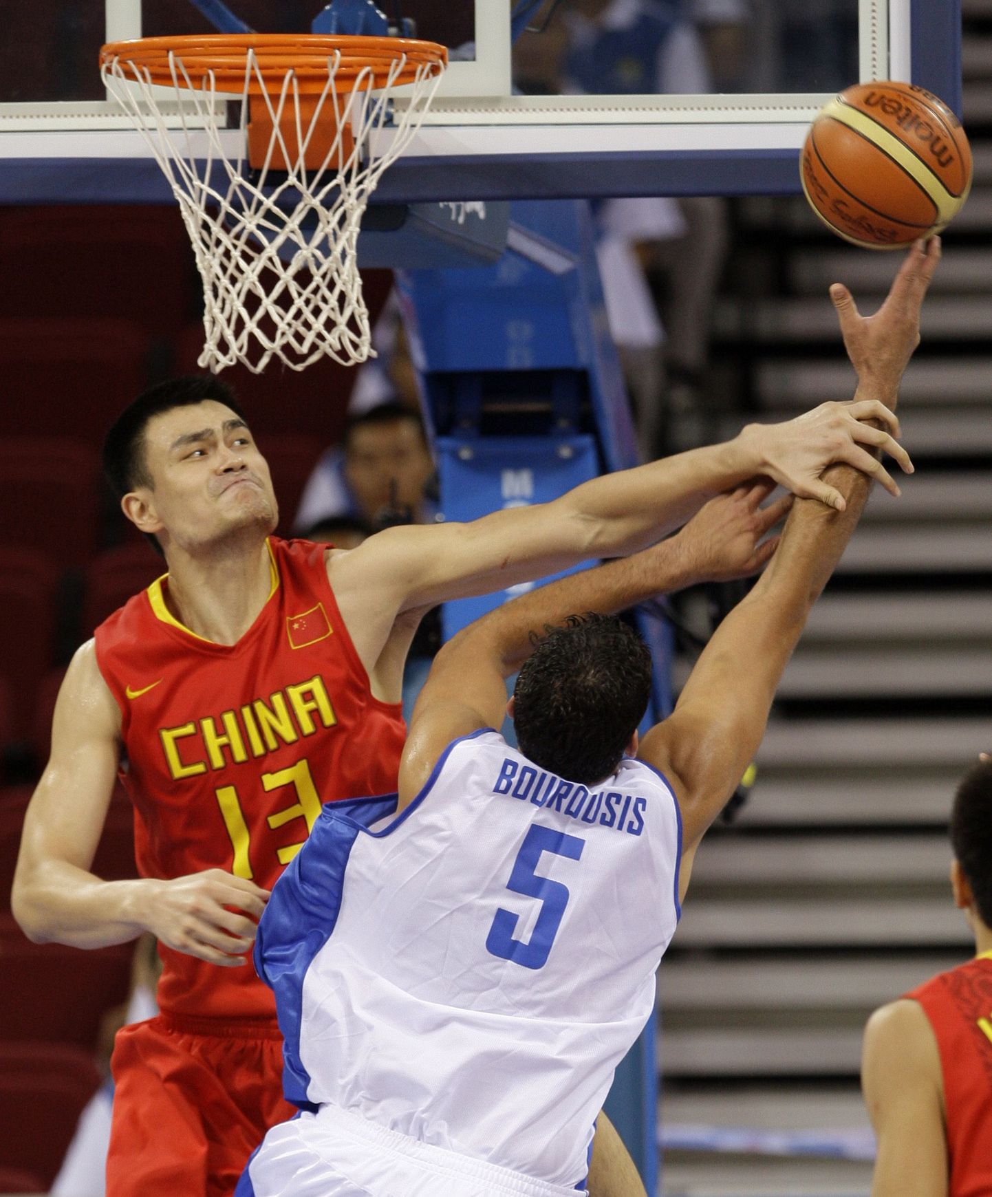 Hiina täht Yao Ming ei suutnud Kreeka hoogu pidurdada.