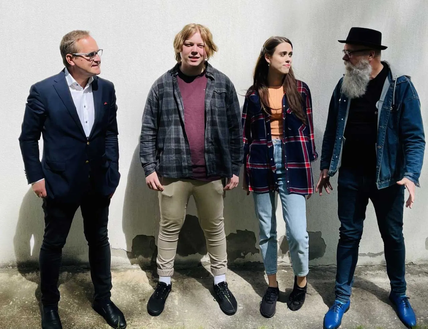 "Saldās sejas" izdod jau desmito mēneša dziesmu. Īpašie viesi – "Ducele" un Strazdiņš