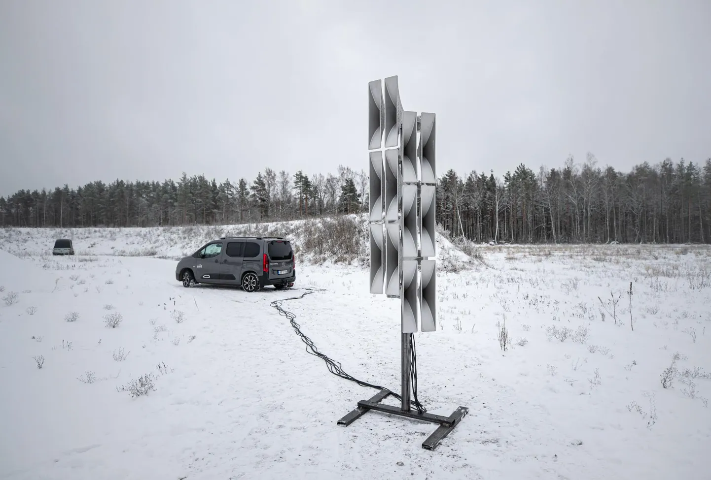Kolmapäeval katsetati Männikul päästeameti lõhkamiskohas esimest Eestisse jõudnud ohusireenikomplekti.