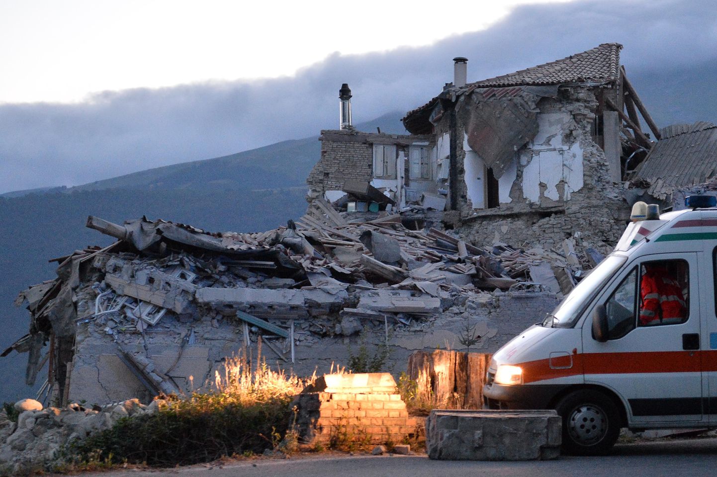 Maavärinast tekkinud purustused Itaalias.