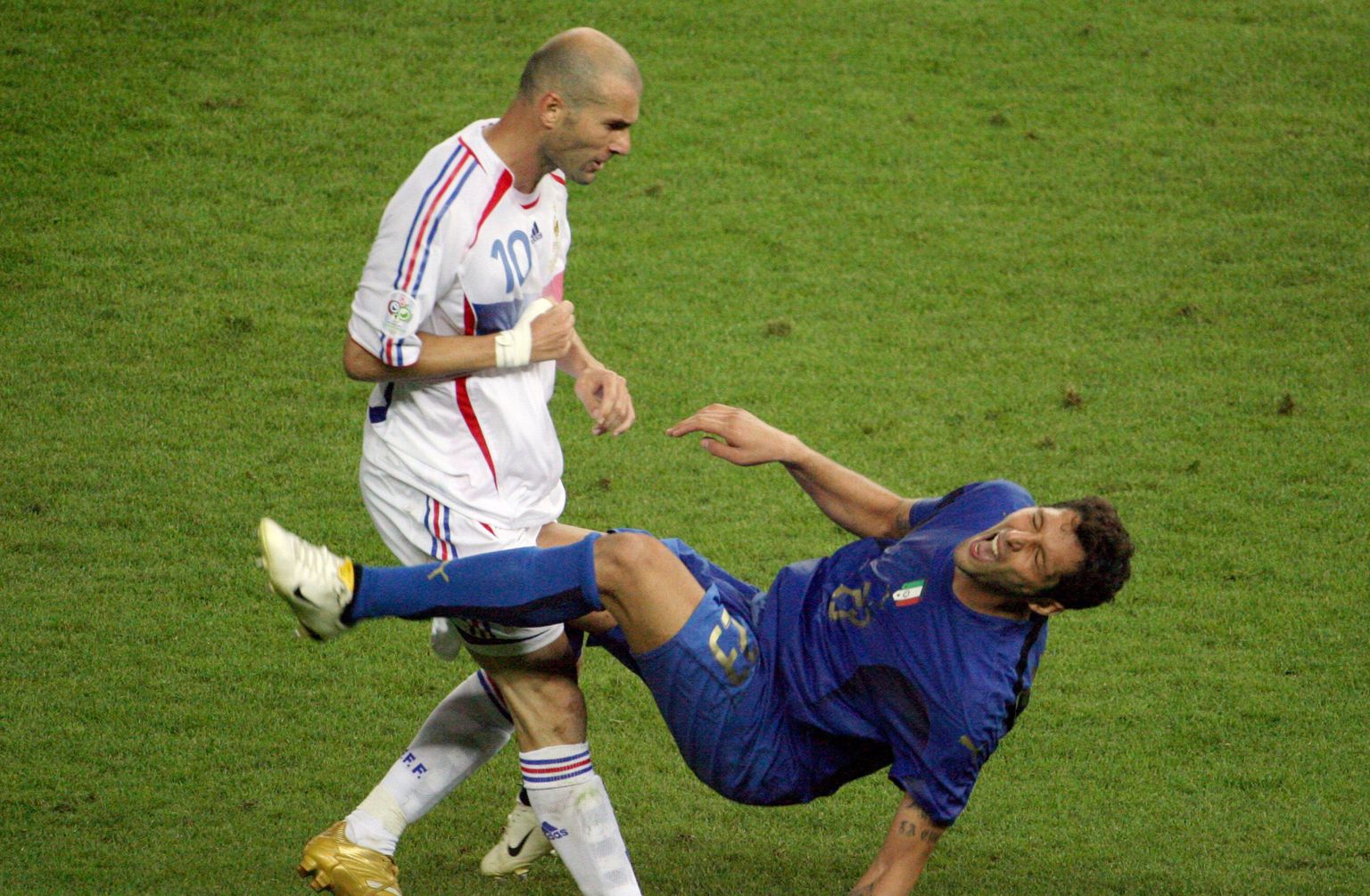 Zinedina Zidane on löönud just 2006. aasta jalgpalli MM-finaalis peaga Marco Materazzit.