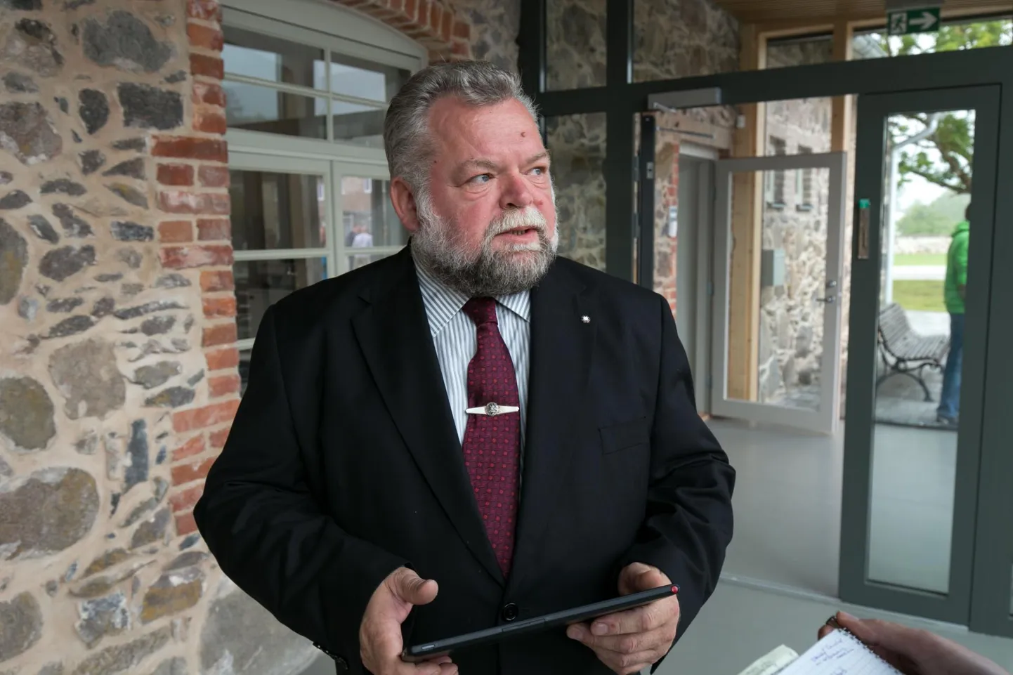 Viljandi kutseõppekeskuse direktori Tarmo Looduse sõnul on praktilise õppe korraldamine keeruline.