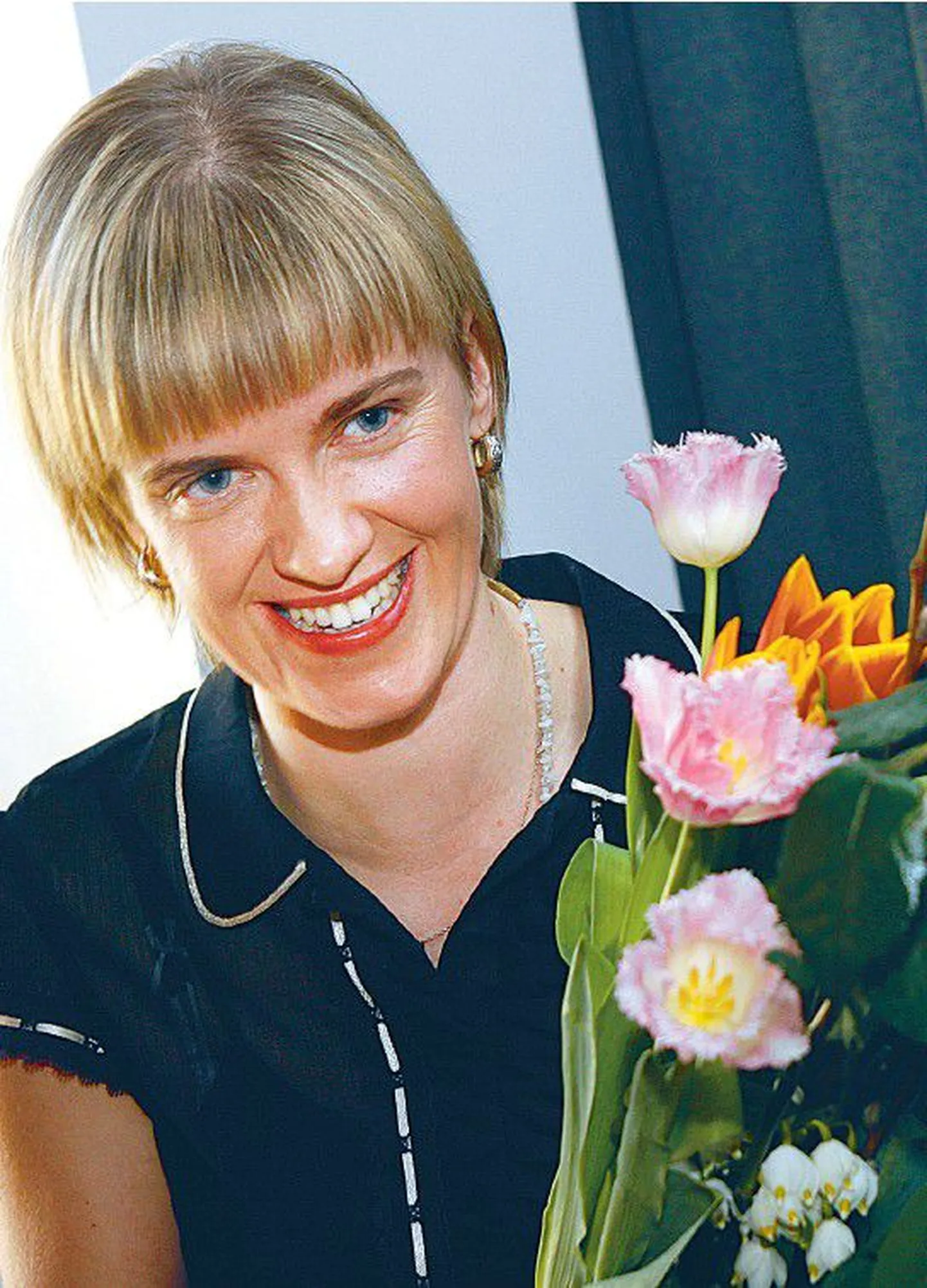 Maarja Kangro kolmas luulekogu «Heureka» end liiga lihtsalt kätte ei anna. Aga kui annab, jääb kaaslaseks elu lõpuni.