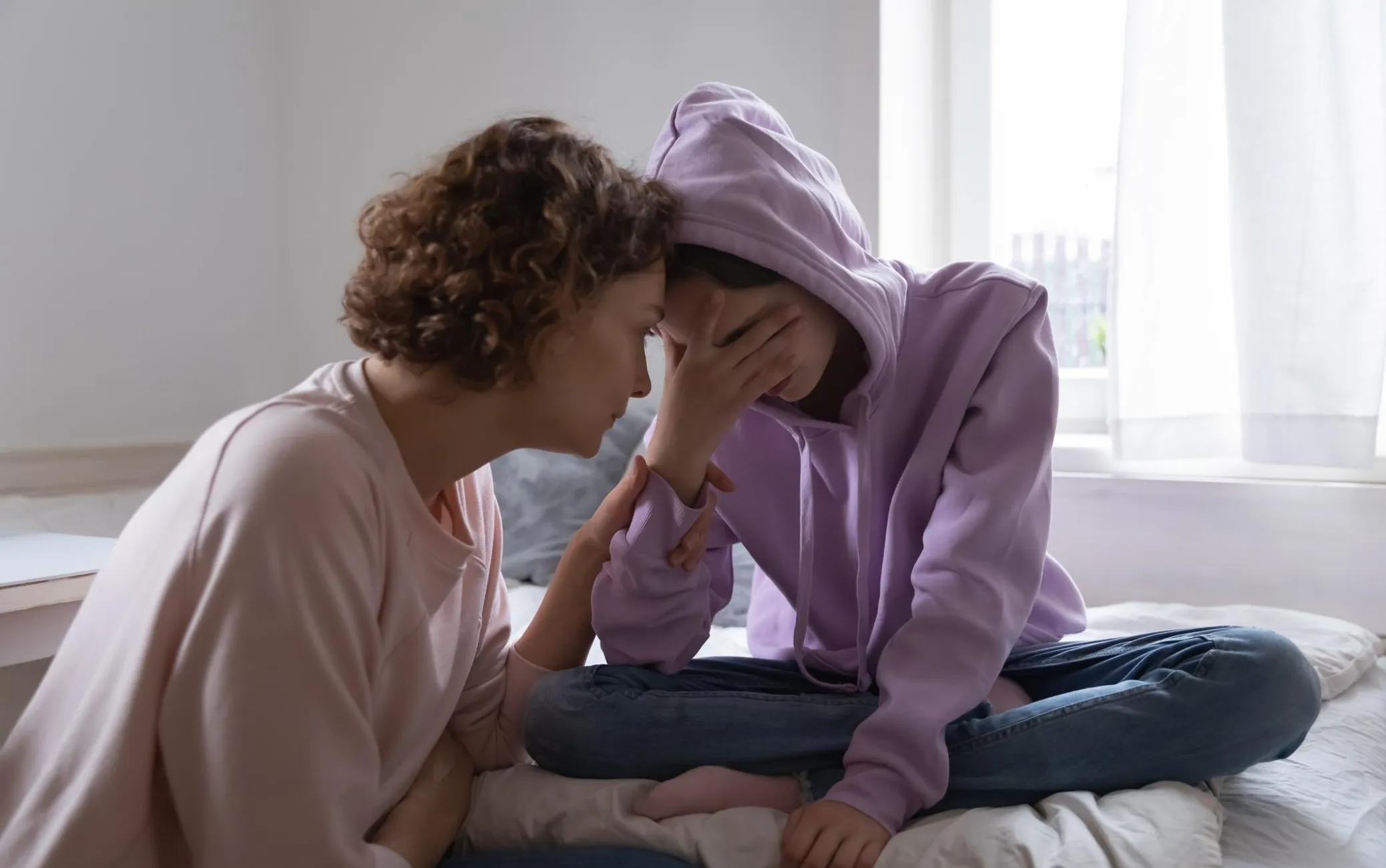 Kuigi noor heidab vanemad üle parda, loodab ta samas, et nood vastu peaksid ja tema jaoks ikkagi olemas oleksid.