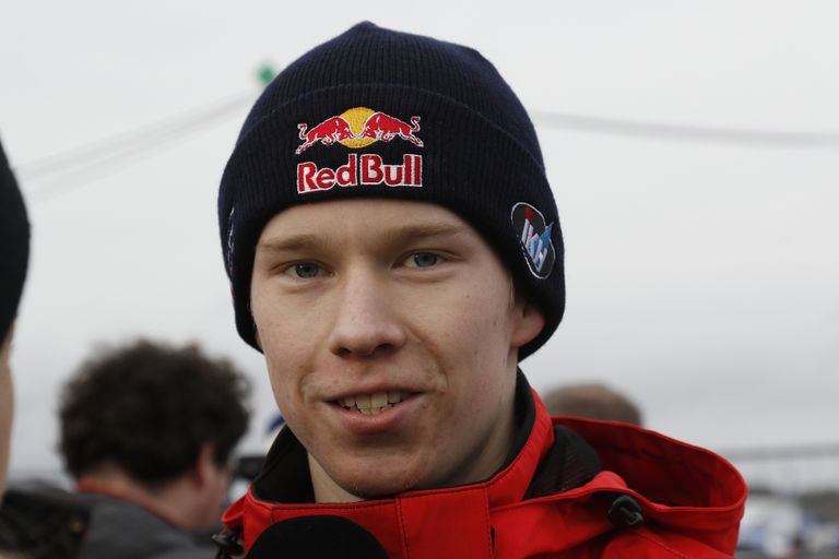 Nooruke Soome rallisõitja Kalle Rovanperä näitas Rootsi rallil Toyota Yaris WRC-l tublit minekut. 